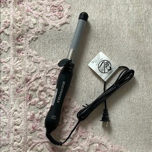 Beachwaver rotating curling iron